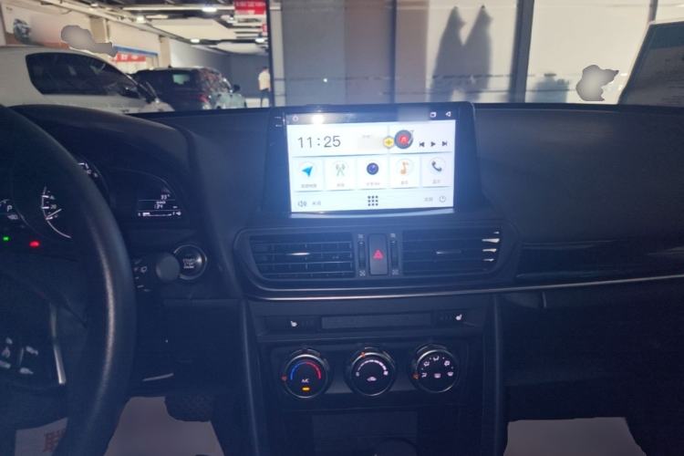 Used Mazda CX-4 2021 2.0L Automatic Two-Wheel Drive Blue Sky Dynamic Edition Center Console