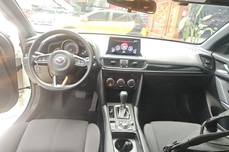 Used Mazda CX-4 2021 2.0L Automatic Two-Wheel Drive Blue Sky Dynamic Edition Center Console