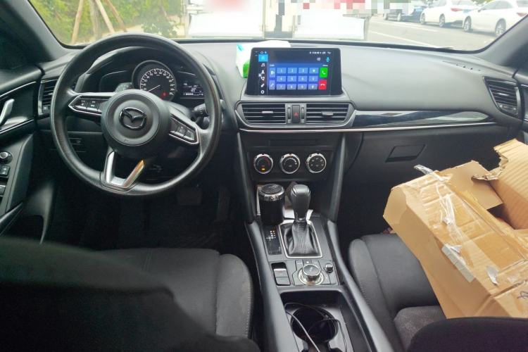 Used Mazda CX-4 2021 2.0L Automatic Two-Wheel Drive Blue Sky Dynamic Edition Center Console