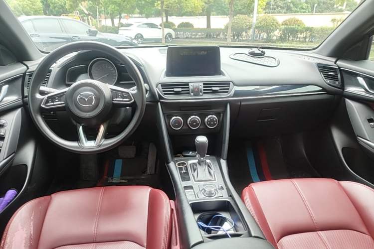 Used Mazda CX-4 2021 2.0L Automatic Two-Wheel Drive Blue Sky Dynamic Edition Center Console