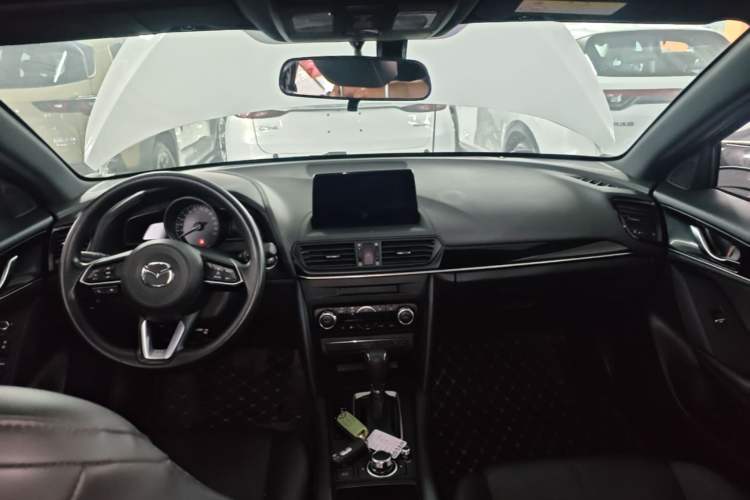 Used Mazda CX-4 2021 2.0L Automatic Two-Wheel Drive Blue Sky Exploration Edition Center Console
