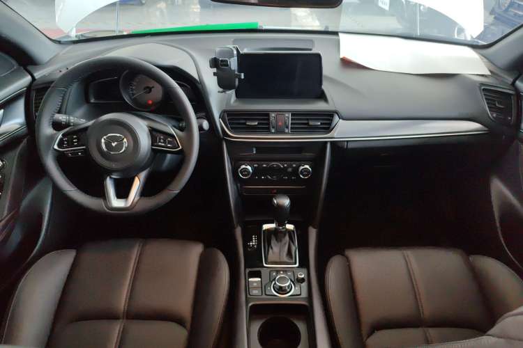 Used Mazda CX-4 2021 2.0L Automatic Two-Wheel Drive Blue Sky Luxury Edition Center Console