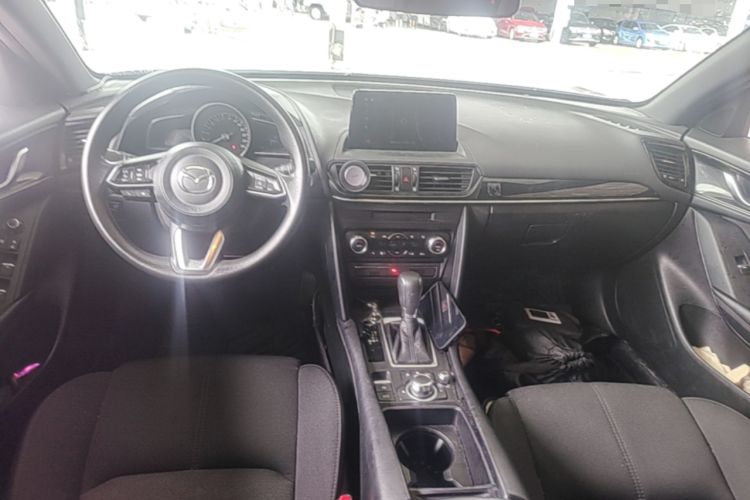 Used Mazda CX-4 2021 2.0L Automatic Two-Wheel Drive Blue Sky Exploration Edition Center Console