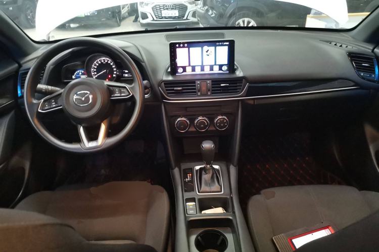 Used Mazda CX-4 2021 2.0L Automatic Two-Wheel Drive Blue Sky Dynamic Edition Center Console