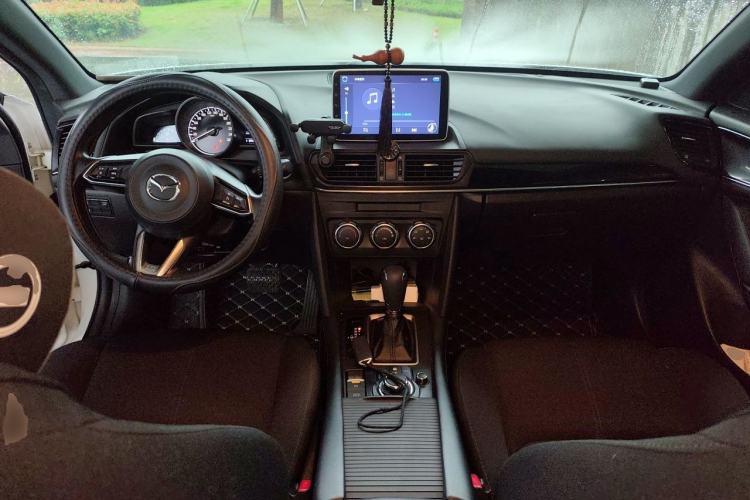 Used Mazda CX-4 2021 2.0L Automatic Two-Wheel Drive Blue Sky Dynamic Edition Center Console