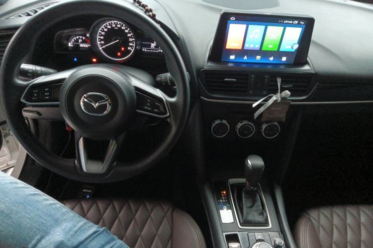 Used Mazda CX-4 2021 2.0L Automatic Two-Wheel Drive Blue Sky Dynamic Edition Center Console