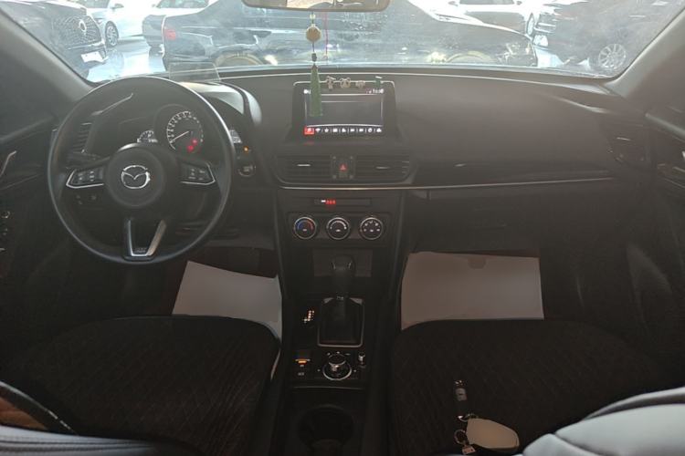 Used Mazda CX-4 2021 2.0L Automatic Two-Wheel Drive Blue Sky Dynamic Edition Center Console