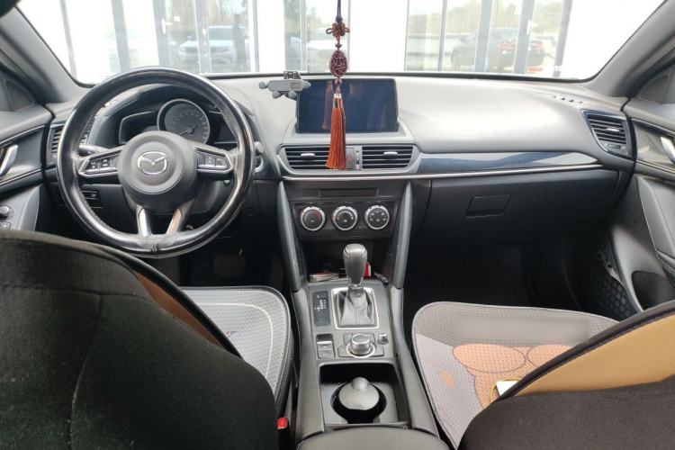 Used Mazda CX-4 2021 2.0L Automatic Two-Wheel Drive Blue Sky Dynamic Edition Center Console