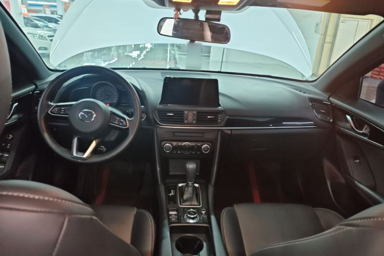 Used Mazda CX-4 2021 2.0L Automatic Two-Wheel Drive Blue Sky Dynamic Edition Center Console