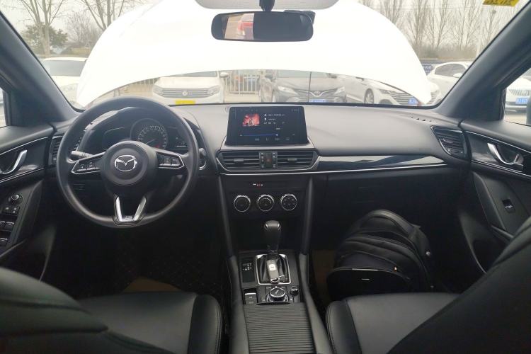 Used Mazda CX-4 2021 2.0L Automatic Two-Wheel Drive Blue Sky Dynamic Edition Center Console