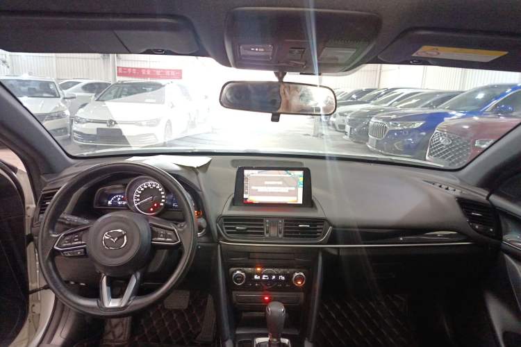 Used Mazda CX-4 2021 2.0L Automatic Two-Wheel Drive Blue Sky Exploration Edition Center Console