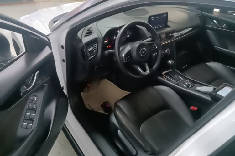 Used Mazda CX-4 2021 2.0L Automatic Two-Wheel Drive Blue Sky Dynamic Edition Driver Seat