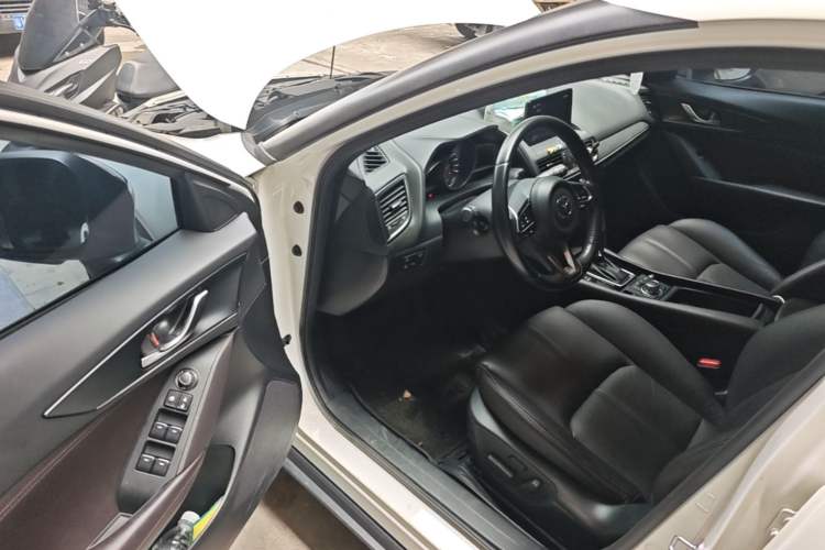 Used Mazda CX-4 2021 2.0L Automatic Two-Wheel Drive Blue Sky Luxury Edition Driver Seat
