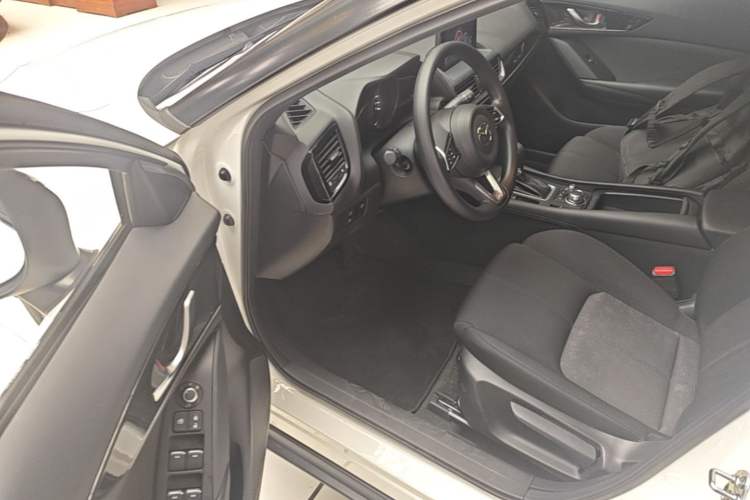Used Mazda CX-4 2021 2.0L Automatic Two-Wheel Drive Blue Sky Dynamic Edition Driver Seat