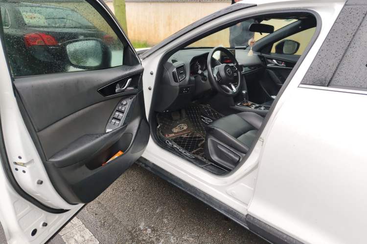 Used Mazda CX-4 2021 2.0L Automatic Two-Wheel Drive Blue Sky Exploration Edition Driver Seat