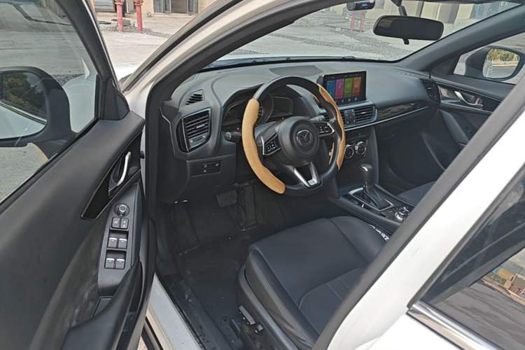 Used Mazda CX-4 2021 2.0L Automatic Two-Wheel Drive Blue Sky Dynamic Edition Driver Seat