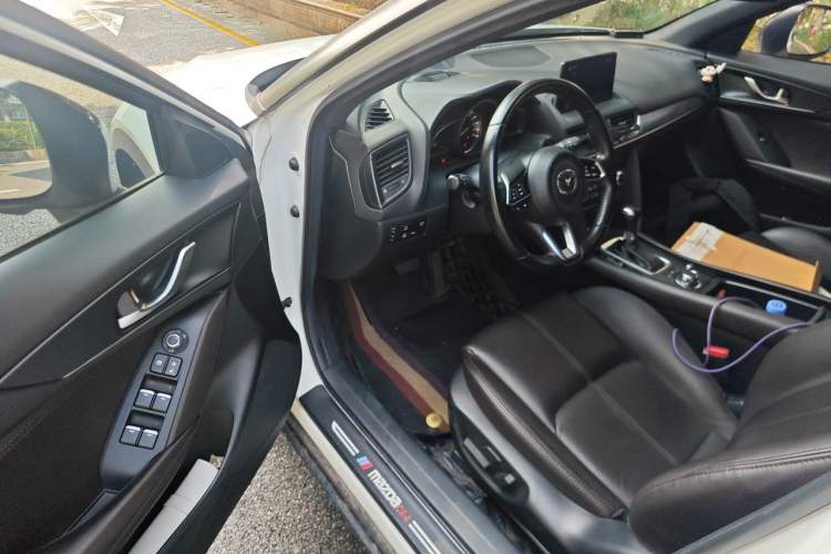 Used Mazda CX-4 2021 2.0L Automatic Two-Wheel Drive Blue Sky Luxury Edition Driver Seat