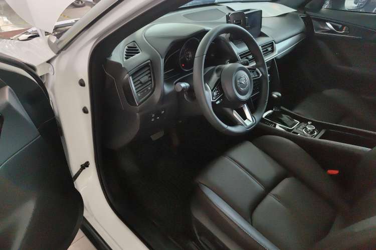 Used Mazda CX-4 2021 2.0L Automatic Two-Wheel Drive Blue Sky Luxury Edition Driver Seat