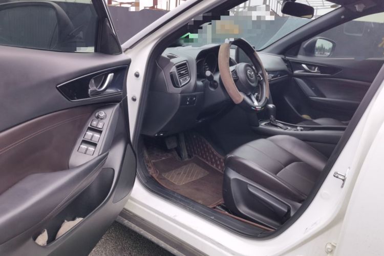 Used Mazda CX-4 2021 2.0L Automatic Two-Wheel Drive Blue Sky Dynamic Edition Driver Seat