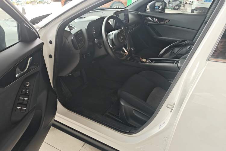 Used Mazda CX-4 2021 2.0L Automatic Two-Wheel Drive Blue Sky Dynamic Edition Driver Seat