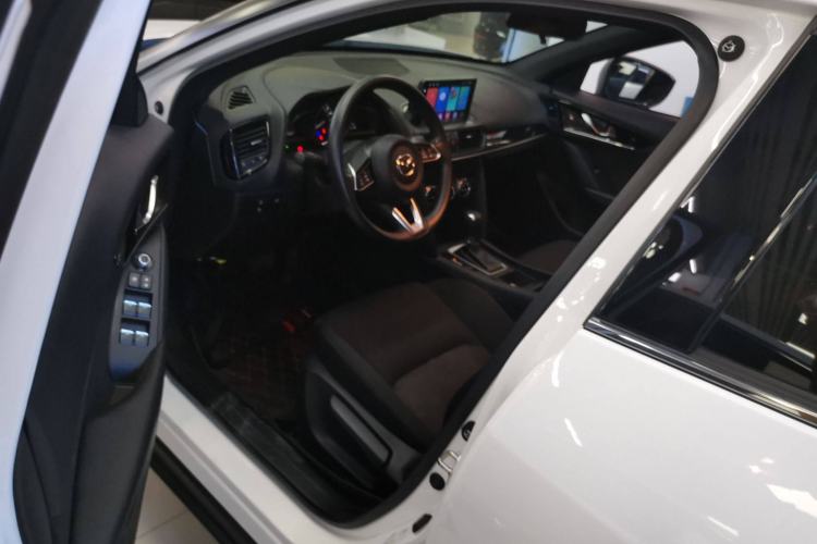 Used Mazda CX-4 2021 2.0L Automatic Two-Wheel Drive Blue Sky Dynamic Edition Driver Seat