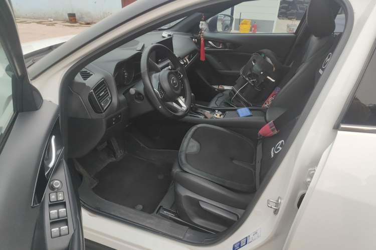 Used Mazda CX-4 2021 2.0L Automatic Two-Wheel Drive Blue Sky Dynamic Edition Driver Seat