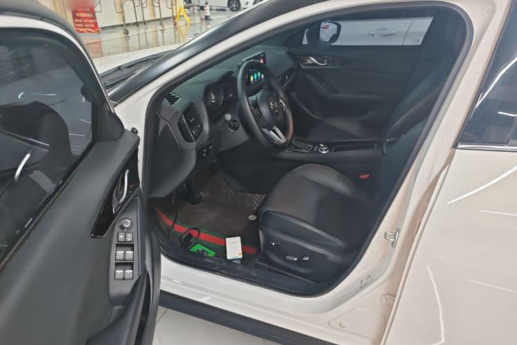 Used Mazda CX-4 2021 2.0L Automatic Two-Wheel Drive Blue Sky Dynamic Edition Driver Seat