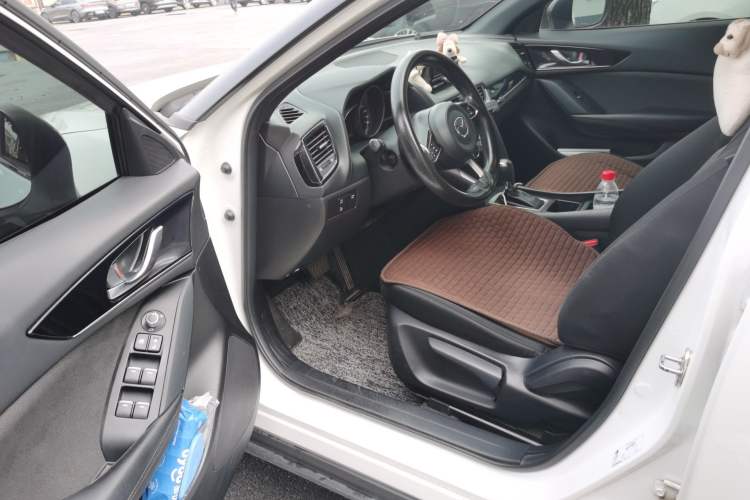 Used Mazda CX-4 2021 2.0L Automatic Two-Wheel Drive Blue Sky Dynamic Edition Driver Seat