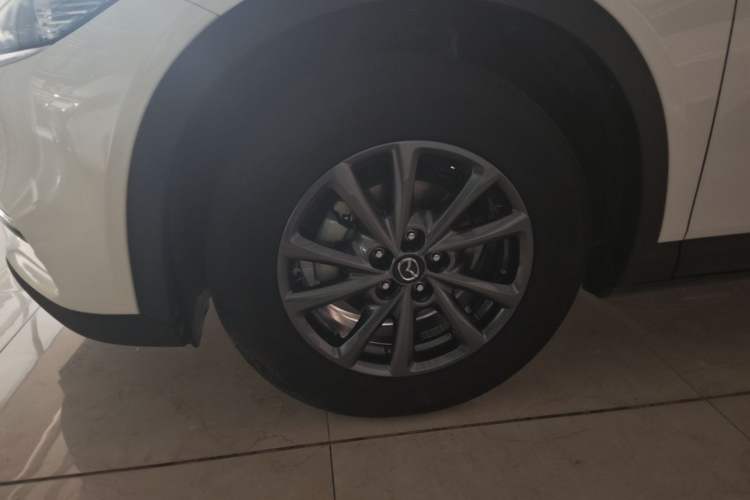 Used Mazda CX-4 2021 2.0L Automatic Two-Wheel Drive Blue Sky Dynamic Edition Exterior 4