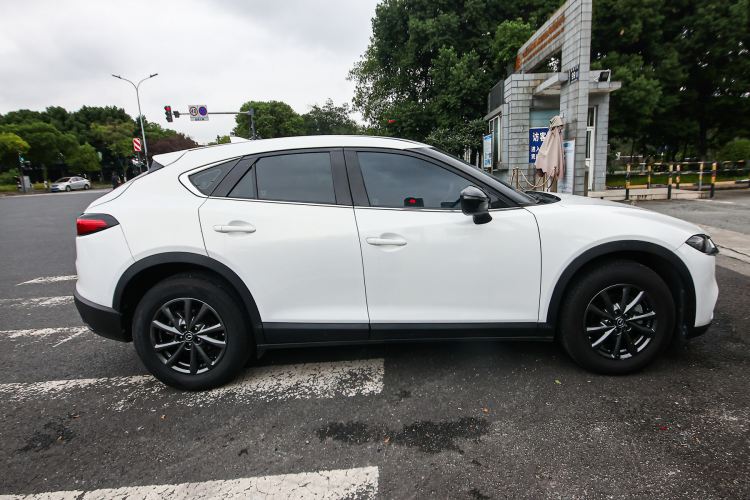 Used Mazda CX-4 2021 2.0L Automatic Two-Wheel Drive Blue Sky Dynamic Edition Exterior 9
