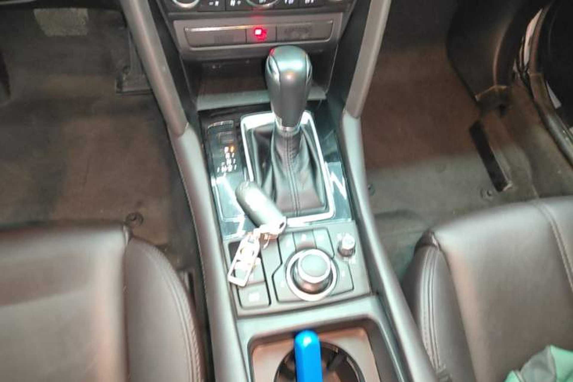 Used Mazda CX-4 2021 2.0L Automatic Two-Wheel Drive Blue Sky Luxury Edition Gear Lever