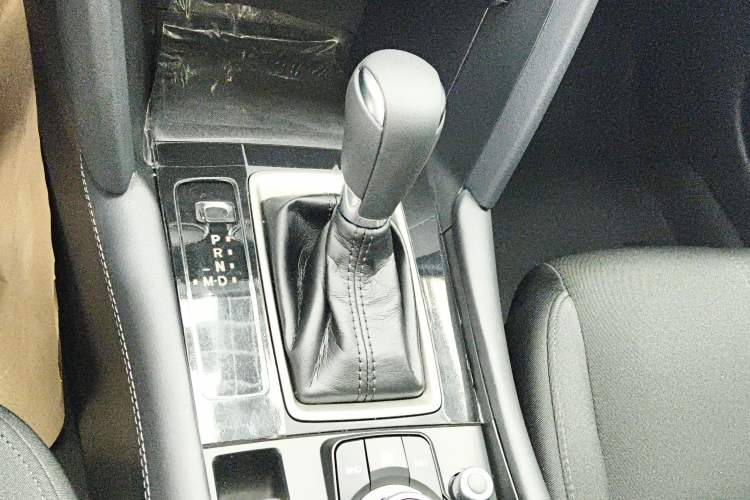 Used Mazda CX-4 2021 2.0L Automatic Two-Wheel Drive Blue Sky Dynamic Edition Gear Lever