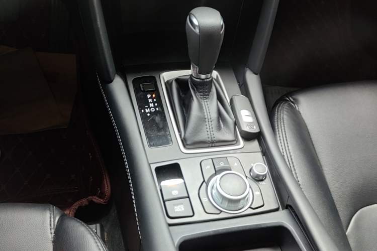 Used Mazda CX-4 2021 2.0L Automatic Two-Wheel Drive Blue Sky Dynamic Edition Gear Lever