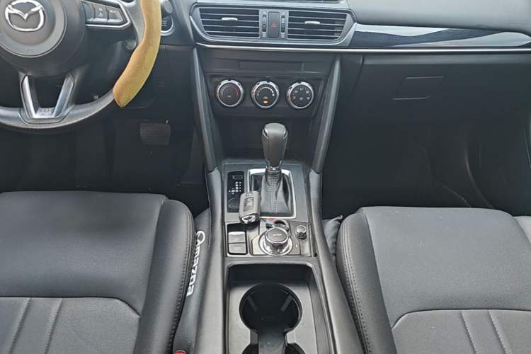 Used Mazda CX-4 2021 2.0L Automatic Two-Wheel Drive Blue Sky Dynamic Edition Gear Lever