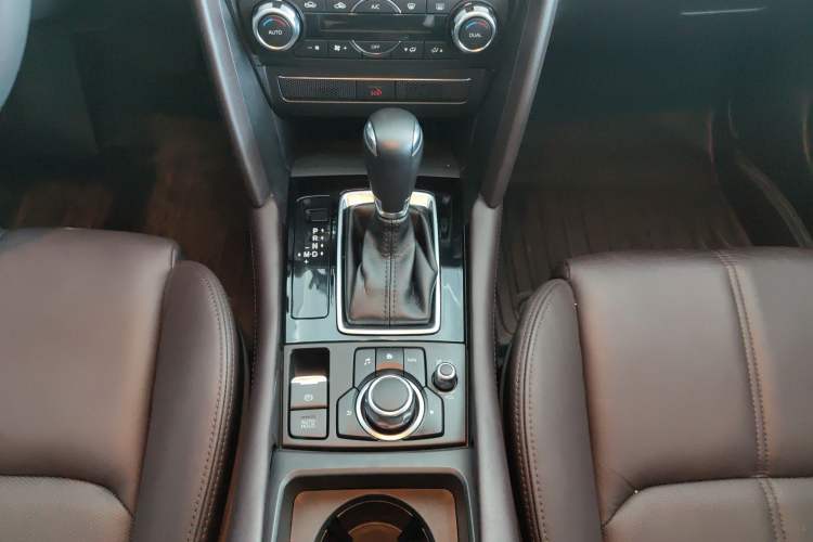 Used Mazda CX-4 2021 2.0L Automatic Two-Wheel Drive Blue Sky Luxury Edition Gear Lever