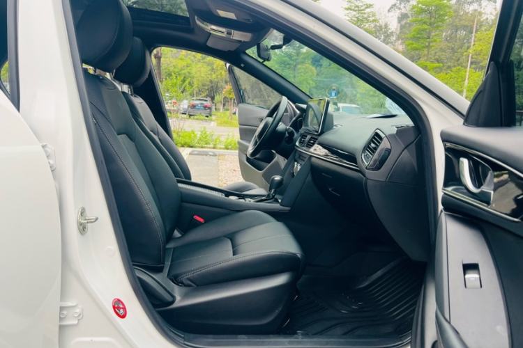 Used Mazda CX-4 2021 2.0L Automatic Two-Wheel Drive Blue Sky Dynamic Edition Interior 2