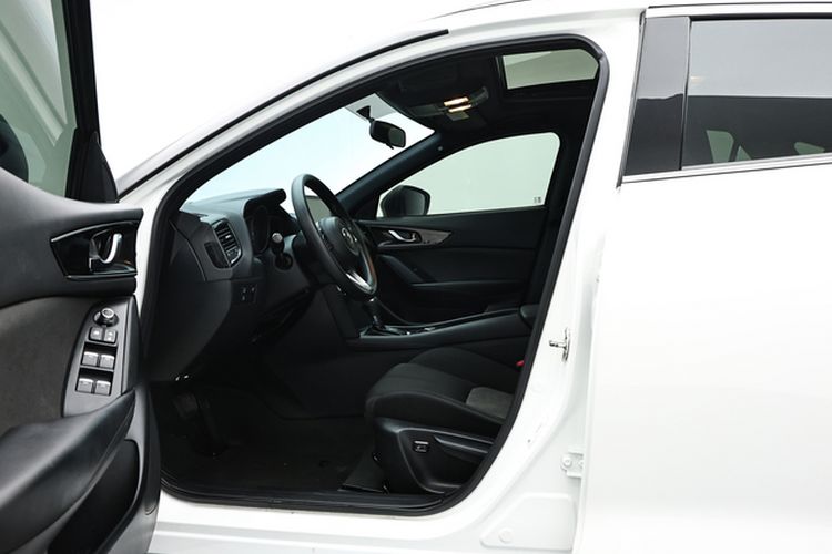 Used Mazda CX-4 2021 2.0L Automatic Two-Wheel Drive Blue Sky Dynamic Edition Interior 3