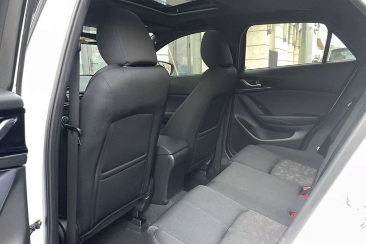 Used Mazda CX-4 2021 2.0L Automatic Two-Wheel Drive Blue Sky Dynamic Edition Interior 3