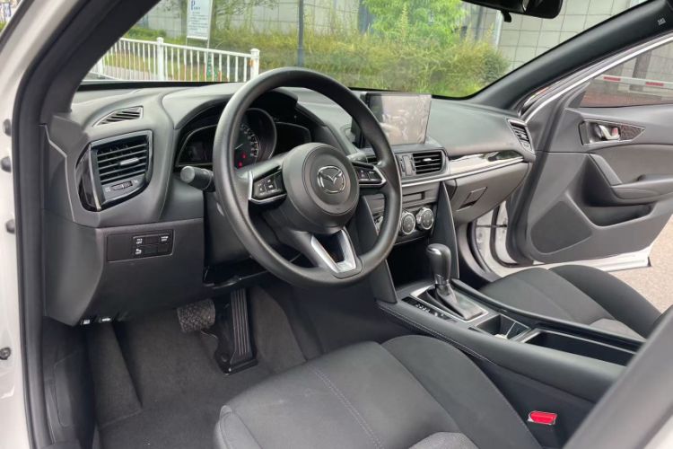 Used Mazda CX-4 2021 2.0L Automatic Two-Wheel Drive Blue Sky Dynamic Edition Interior 5