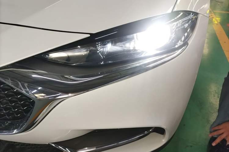 Used Mazda CX-4 2021 2.0L Automatic Two-Wheel Drive Blue Sky Dynamic Edition Left Front Headlight