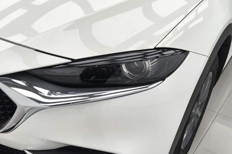 Used Mazda CX-4 2021 2.0L Automatic Two-Wheel Drive Blue Sky Dynamic Edition Left Front Headlight