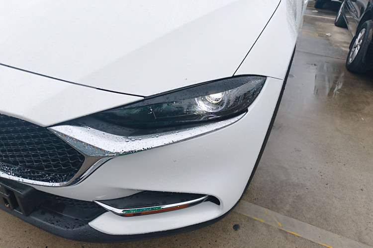 Used Mazda CX-4 2021 2.0L Automatic Two-Wheel Drive Blue Sky Dynamic Edition Left Front Headlight
