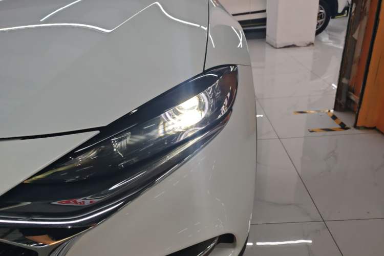 Used Mazda CX-4 2021 2.0L Automatic Two-Wheel Drive Blue Sky Dynamic Edition Left Front Headlight