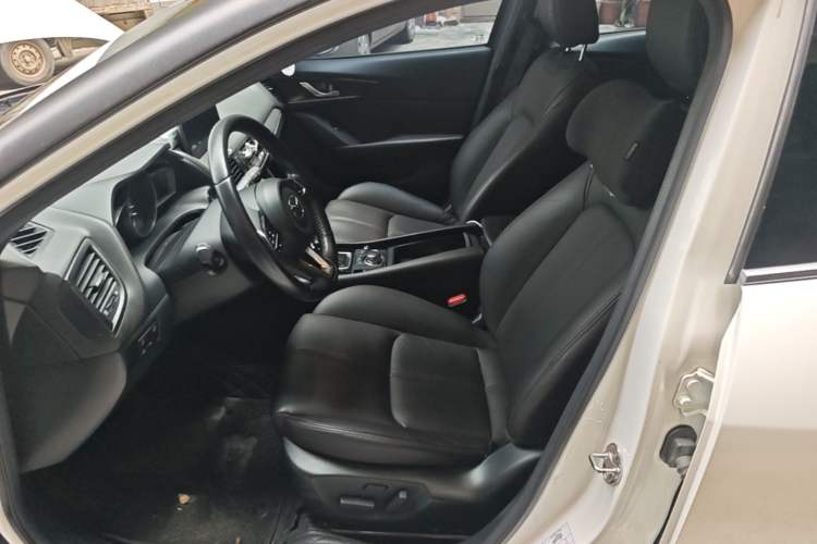 Used Mazda CX-4 2021 2.0L Automatic Two-Wheel Drive Blue Sky Luxury Edition Left Front Seat