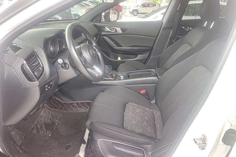 Used Mazda CX-4 2021 2.0L Automatic Two-Wheel Drive Blue Sky Exploration Edition Left Front Seat