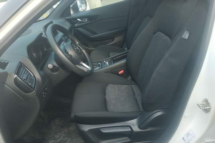 Used Mazda CX-4 2021 2.0L Automatic Two-Wheel Drive Blue Sky Exploration Edition Left Front Seat