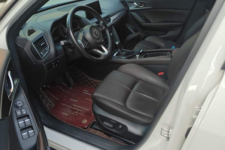 Used Mazda CX-4 2021 2.0L Automatic Two-Wheel Drive Blue Sky Luxury Edition Left Front Seat