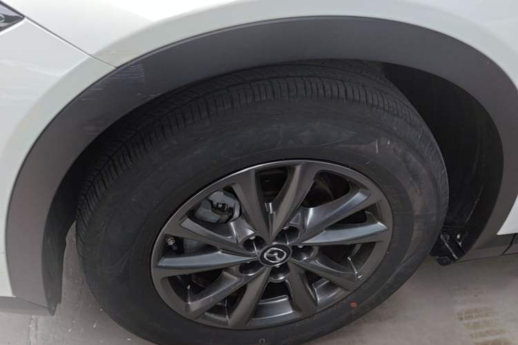 Used Mazda CX-4 2021 2.0L Automatic Two-Wheel Drive Blue Sky Dynamic Edition Left Front Wheel Hub