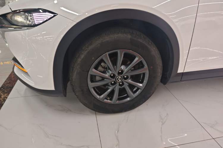 Used Mazda CX-4 2021 2.0L Automatic Two-Wheel Drive Blue Sky Dynamic Edition Left Front Wheel Hub