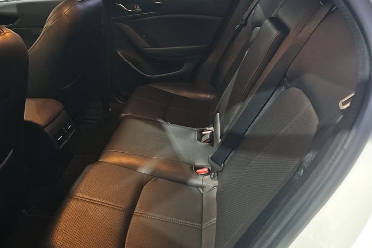 Used Mazda CX-4 2021 2.0L Automatic Two-Wheel Drive Blue Sky Exploration Edition Left Rear Seat